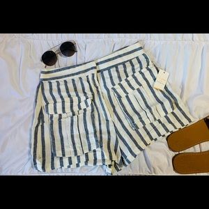 New Forever21 Woven Shorts. Size L.